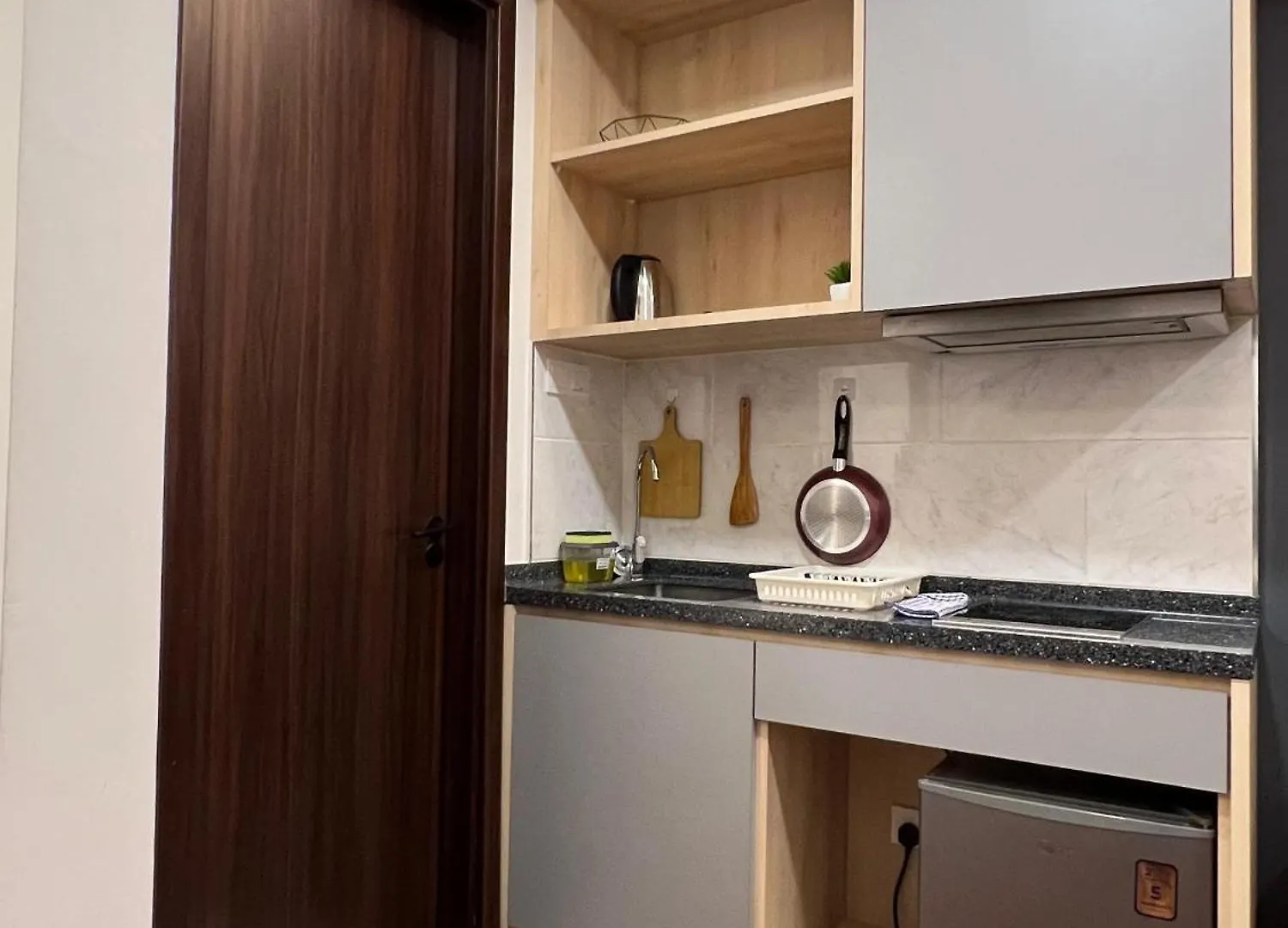 K Avenue Queen Studio 2-3Pax Near Kkia Donggongon